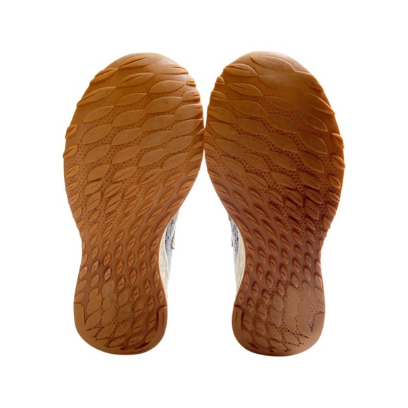 New Balance Arishi V2 Waris Fresh Foam Women Size 7.5 Sneakers. In ice blue. - Picture 10 of 13